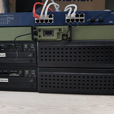 Tai gắn tủ rack cho bộ đàm Heltec V4