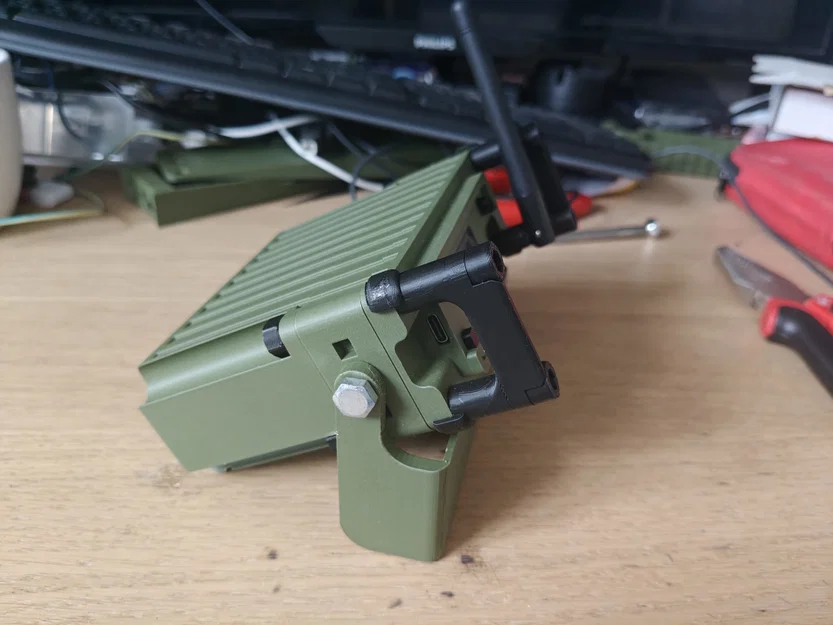 Vỏ hộp radio quân sự cho Heltec V4 - Image 3
