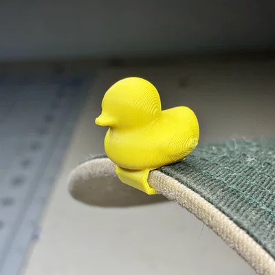 Duck Hat Charm - Phụ kiện vịt vàng đáng yêu cho vành mũ