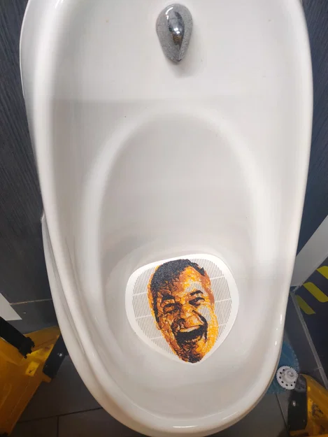 Tấm lưới tiểu nam hình Nigel Farage - Image 2