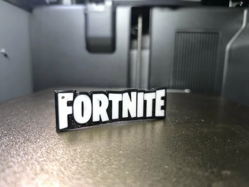 Móc khóa logo Fortnite in 3D phong cách cho game thủ - Image 1