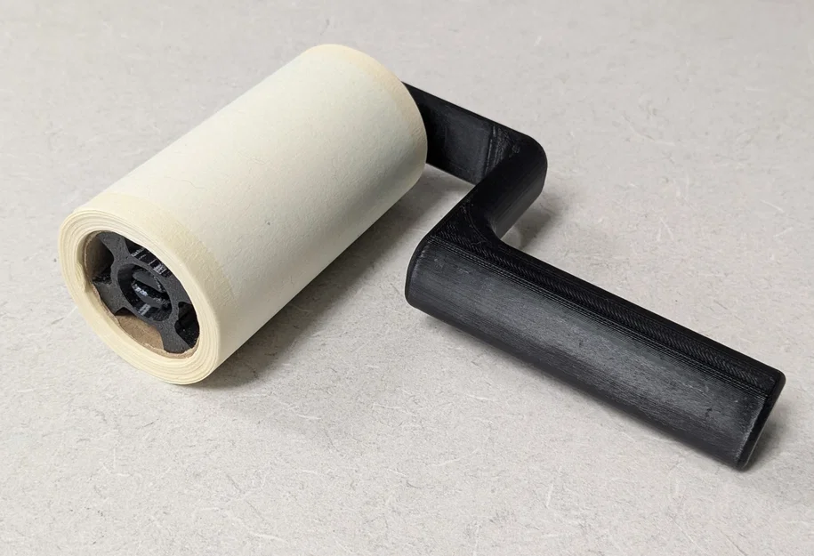 Tay cầm góc vuông cho con lăn bụi (Lint Roller) - Image 1