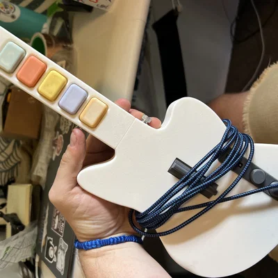 ModCaster - Tay cầm Guitar Hero/Clone Hero dạng di động