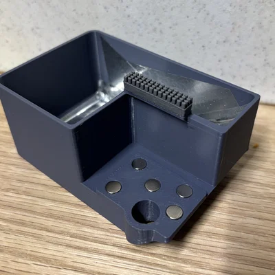 Thùng rác cho Flashforge Creator 5 tích hợp cần gạt nhựa