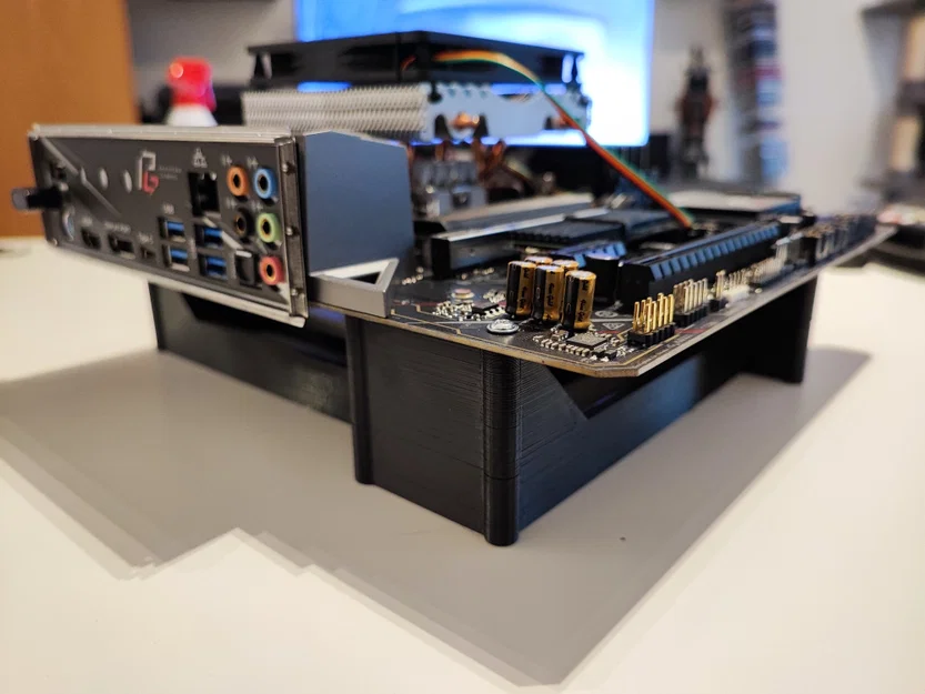 mATX benchtable - Khung máy tính dạng mở - Image 1