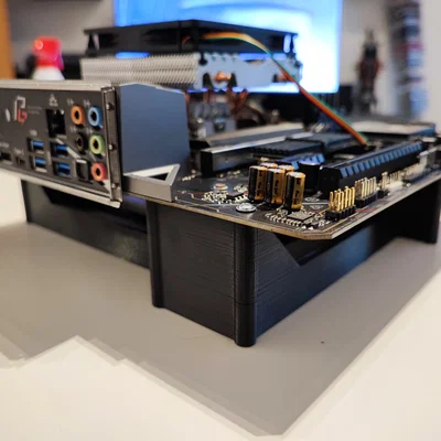 mATX benchtable - Khung máy tính dạng mở