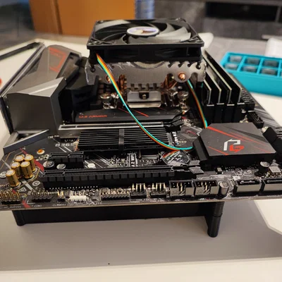 mATX benchtable - Khung máy tính dạng mở