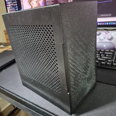 Vỏ máy tính Mini ITX 4.7L tự in 3D hỗ trợ tản nhiệt 53mm