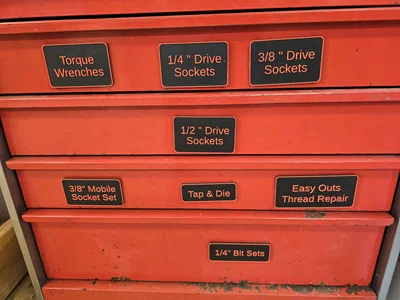Bộ tạo thẻ/nhãn nam châm (Magnetic Tag/Label Maker) - Image 1