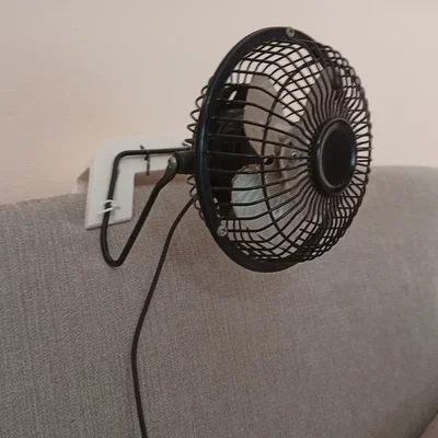 Giá treo quạt USB gắn đầu giường Fan Holder v6 tiện lợi
