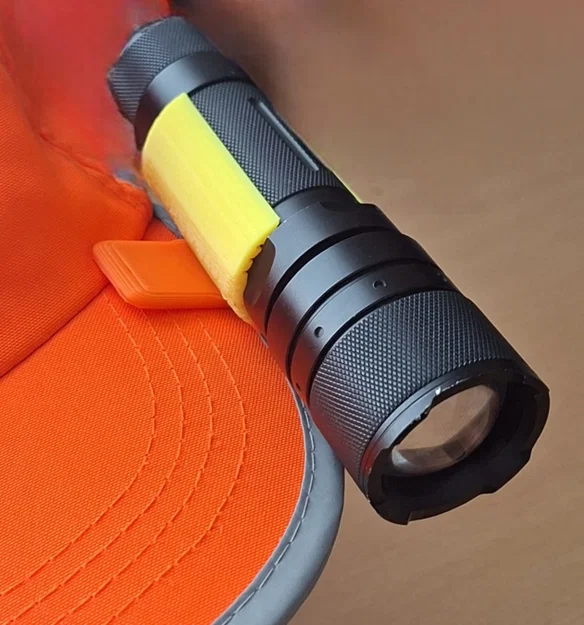 Ngàm Kẹp Đèn Pin Gắn Mũ Lưỡi Trai / Adapter Gắn Đèn Cho Mũ - Image 1