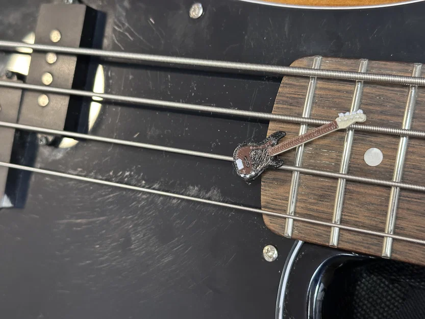 Đàn Fender Squier PJ bass cho minifig LEGO - Image 3