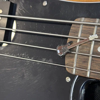 Đàn Fender Squier PJ bass cho minifig LEGO