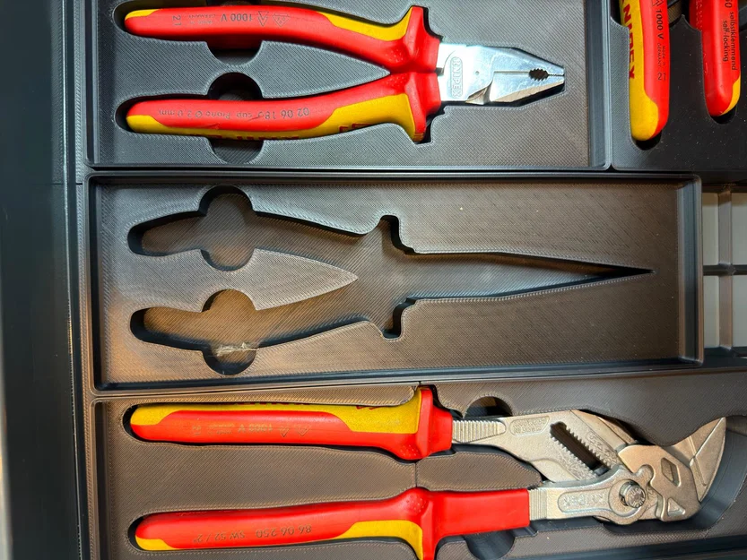Khay Gridfinity cho kìm mũi dẹp Knipex 26 16 200 - Image 1