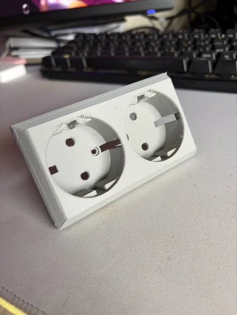 Mặt nạ thay thế cho ổ cắm điện đôi Makel - Tự in 3D sửa chữa - Image 1
