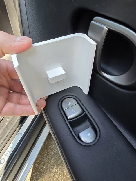 Nắp che nút chỉnh cửa xe Hyundai Ioniq 5 - An toàn cho thú cưng - Image 1