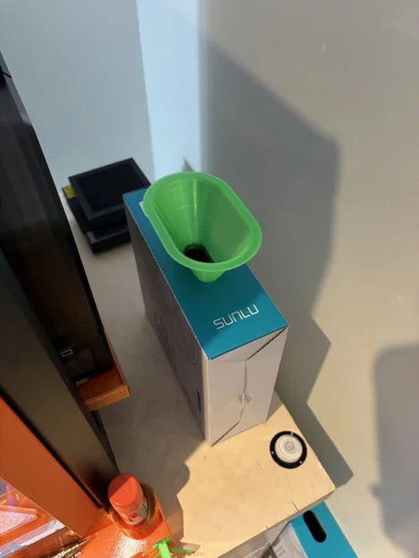 Phễu hứng nhựa thừa (Poop) 3D cho hộp Sunlu tiện lợi - Image 1