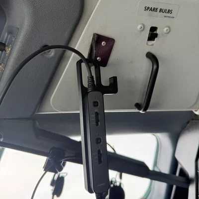 Giá treo tai nghe Bose Proflight 2 cho buồng lái B737