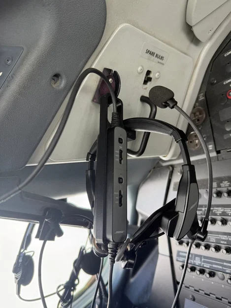 Giá treo tai nghe Bose Proflight 2 cho buồng lái B737 - Image 4