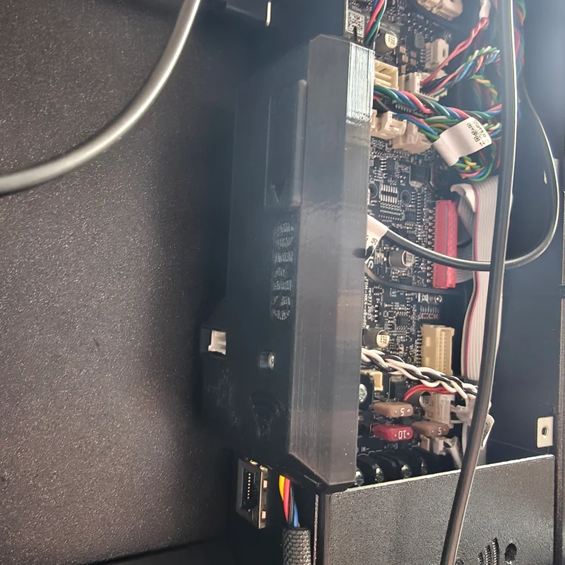 Nắp che cổng GPIO cho máy in Prusa (có lỗ đi cáp INBXX)