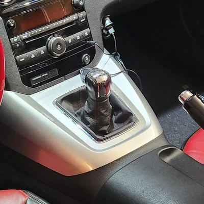 Khung bao da cần số cho xe Saturn Sky