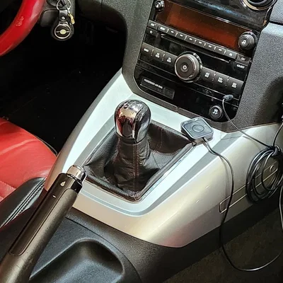 Khung bao da cần số cho xe Saturn Sky