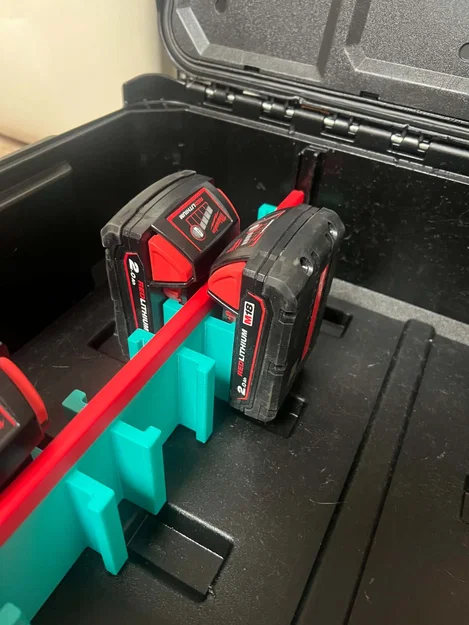 Giá đỡ & Vách ngăn pin Milwaukee M18 cho PACKOUT Compact Toolbox (48-22-8424) - Image 2