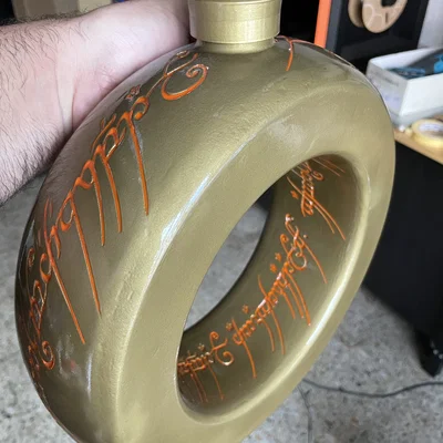 Bình nước Nhẫn Quyền Năng (One Ring Bottle)