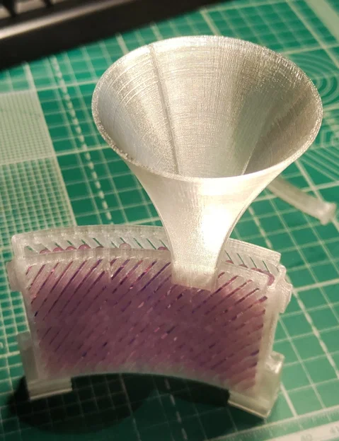 Phễu hỗ trợ đổ hạt hút ẩm (desiccant) cho hộp đựng filament - Image 1