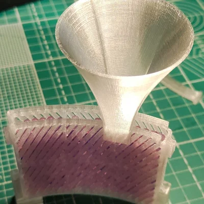 Phễu hỗ trợ đổ hạt hút ẩm (desiccant) cho hộp đựng filament
