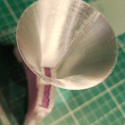 Phễu hỗ trợ đổ hạt hút ẩm (desiccant) cho hộp đựng filament