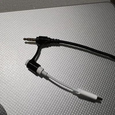 Kẹp giữ đầu chuyển USB-C sang tai nghe tiện lợi in 3D