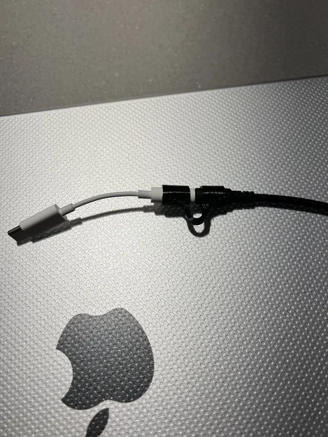 Kẹp giữ đầu chuyển USB-C sang tai nghe tiện lợi in 3D - Image 2