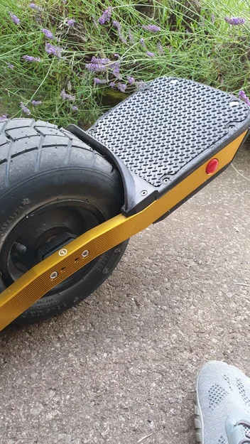 Miếng lót chống trượt Checker Plate cho footpad Mushies V2 - Image 1