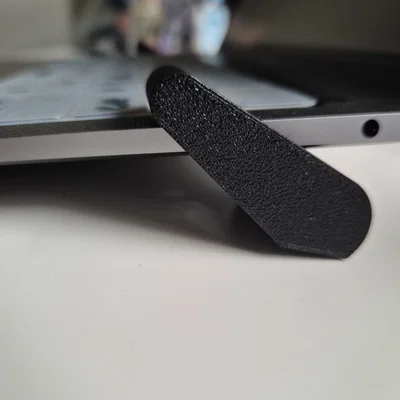 Giá đỡ laptop có độ nghiêng (Angled Laptop Stand)
