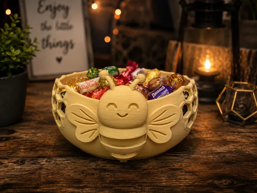 Bee Candy Bowl – Giỏ Đựng Kẹo Hình Tổ Ong Siêu Đáng Yêu - Image 1