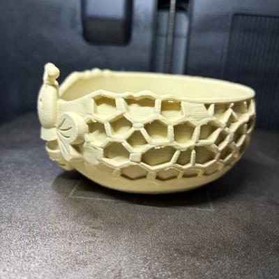 Bee Candy Bowl – Giỏ Đựng Kẹo Hình Tổ Ong Siêu Đáng Yêu