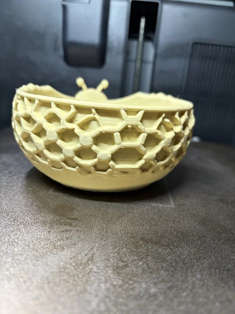 Bee Candy Bowl – Giỏ Đựng Kẹo Hình Tổ Ong Siêu Đáng Yêu - Image 4