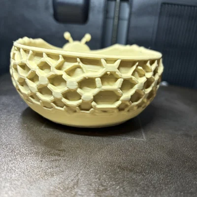 Bee Candy Bowl – Giỏ Đựng Kẹo Hình Tổ Ong Siêu Đáng Yêu