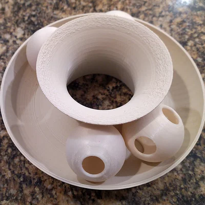 Mô hình quả bóng chứa thức ăn (Treat Ping Pong Balls) cho mèo