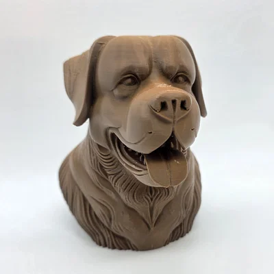 Tượng bán thân chó Rottweiler đang cười