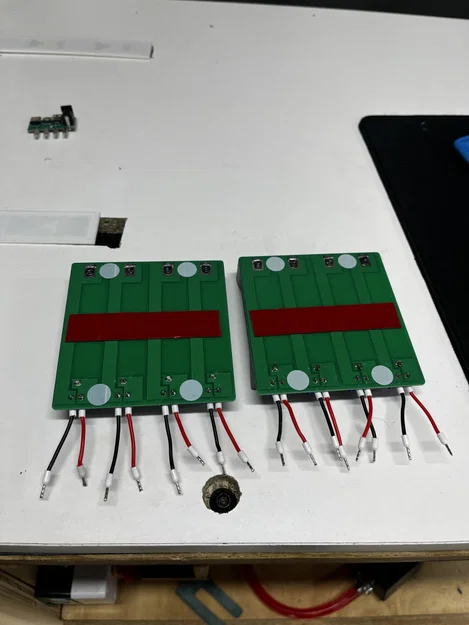 Giá đỡ treo tường 21700 cho bộ test pin 18650 8 kênh - Image 2