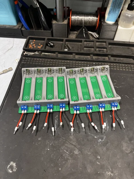 Giá đỡ treo tường 21700 cho bộ test pin 18650 8 kênh - Image 3
