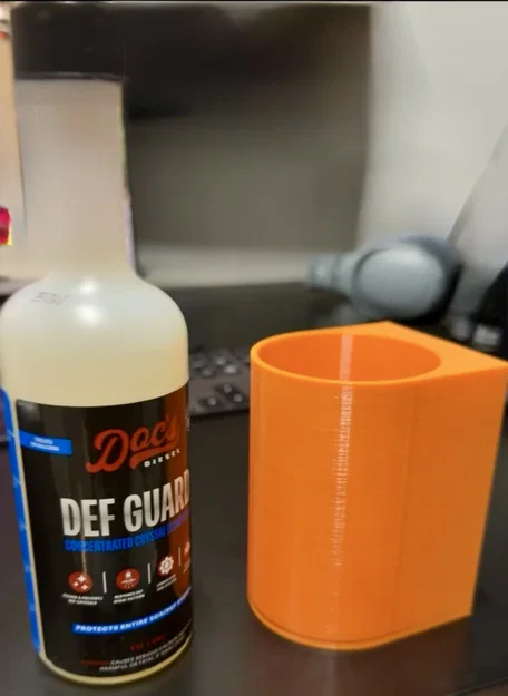 Giá đỡ nam châm 3D cho chai phụ gia Doc's Diesel Def Guard tiện lợi - Image 1