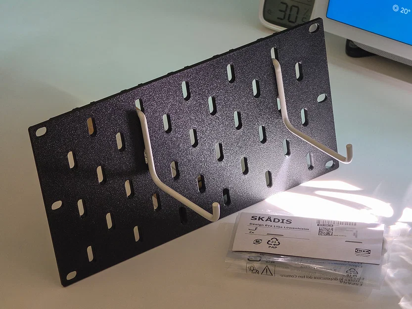 Tấm Pegboard SKADIS cho Tủ Rack 10-inch - Image 2