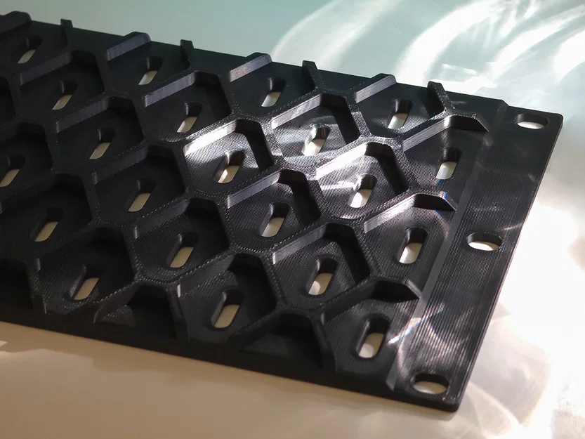 Tấm Pegboard SKADIS cho Tủ Rack 10-inch - Image 3