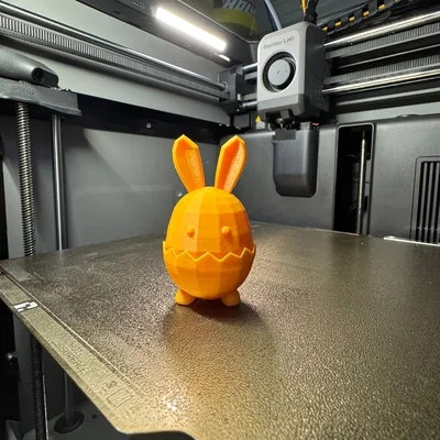 Mô hình thỏ con chui ra từ trứng Phục sinh (3D Print)