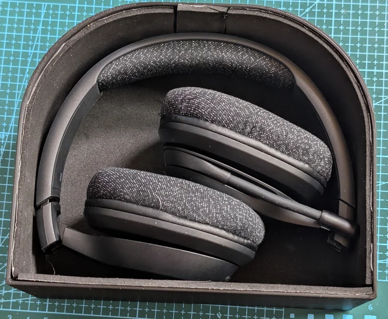 Hộp đựng tai nghe Belkin SoundForm Adapt in 3D cực tiện lợi - Image 2