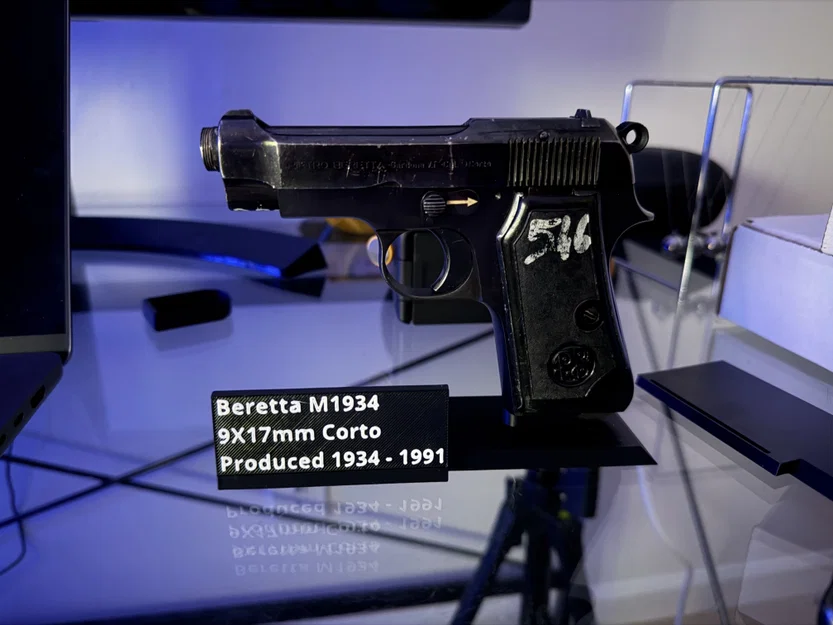 Giá đỡ trưng bày súng Beretta M1934 - Image 1