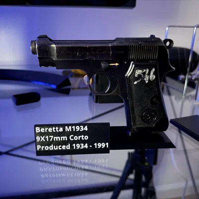 Giá đỡ trưng bày súng Beretta M1934